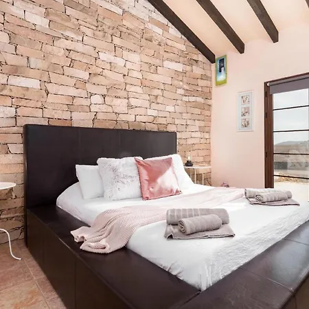 Ferienhaus In Tuineje Mit Grosser Terrasse Tesejerague